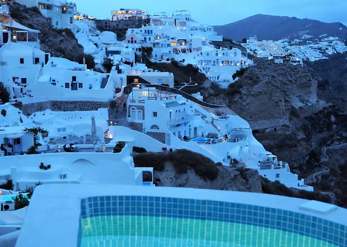 Aqua & Terra Traditional Cave Houses Oia